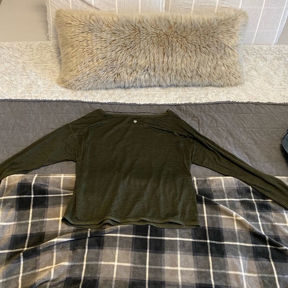 Lululemon Sheer 3/4 Sleeve - Picture 2 of 2